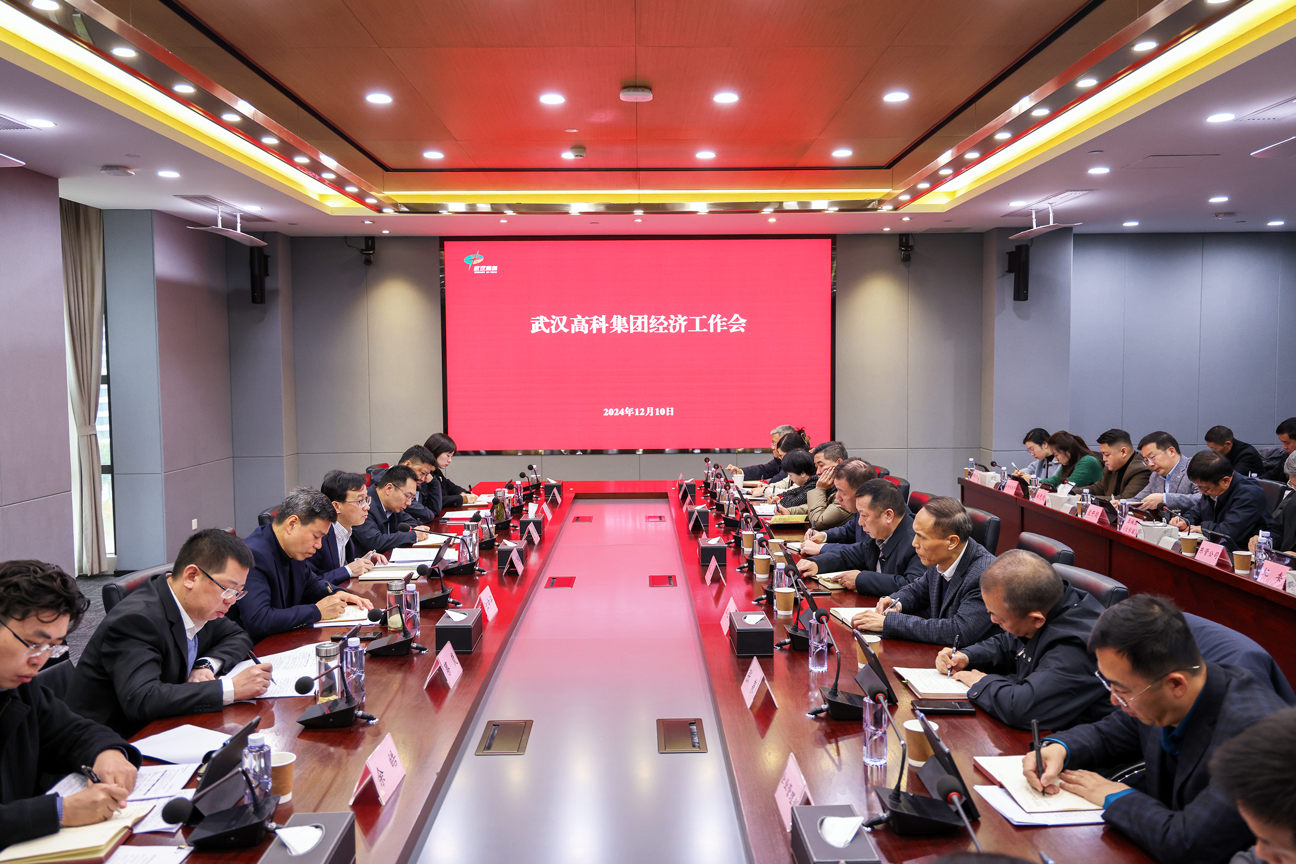 R5__7158.png R5__7158.png